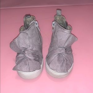 Toddler girls zip up ankle sneakers